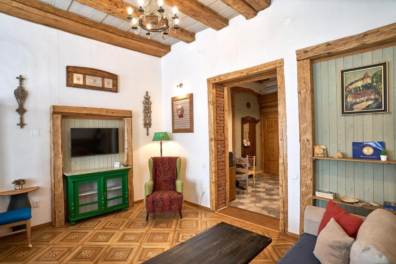 1881 Brasov Old Town Apartments 외부 사진